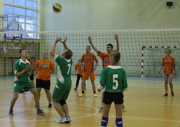 Turniej siatkówki w Głuszycy