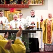 Uroczystej Mszy św. na zakończenie jubileuszowych obchodów przewodniczył nuncjusz apostolski abp Celestino Migliore