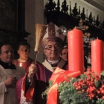 Powitanie symboli ŚDM i Eucharystia na rozpoczęcie Adwentu