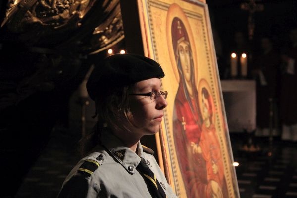 Powitanie symboli ŚDM i Eucharystia na rozpoczęcie Adwentu