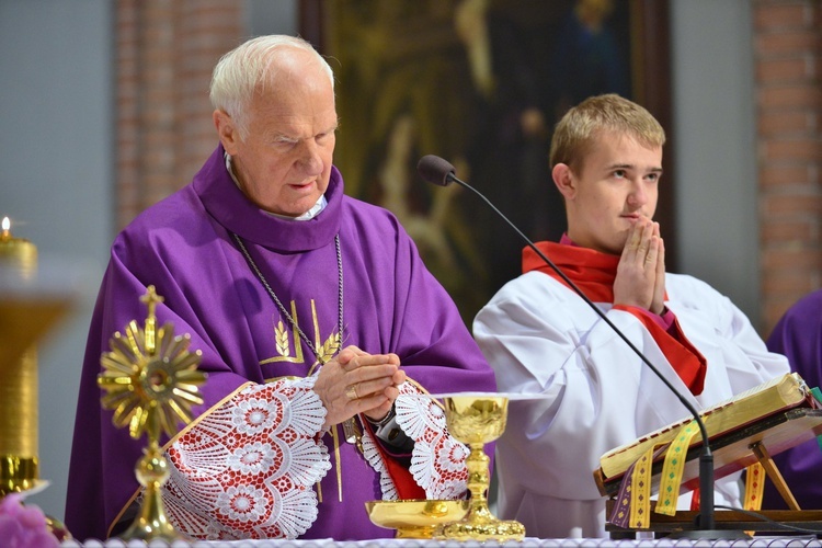 Pieszyce - ołtarz Miłosierdzia Bożego