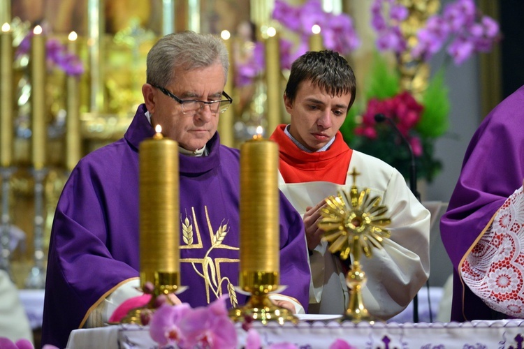 Pieszyce - ołtarz Miłosierdzia Bożego