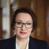 Anna Zalewska minister edukacji narodowej, mgr filologii polskiej, ekolog, menedżer oświaty, były wicestarosta powiatu świdnickiego, poseł na Sejm RP VI i VII kadencji.