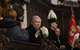 Kaczyński: Gdzie stał krzyż, będzie tablica