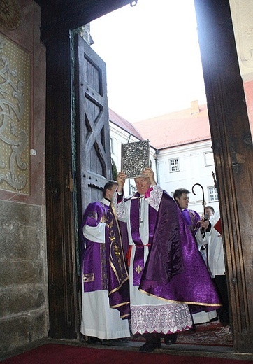 Otwarcie Bramy Miłosierdzia