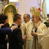 Przed obrazem Miłosiernego młodzież parafii otrzymała sakrament bierzmowania
