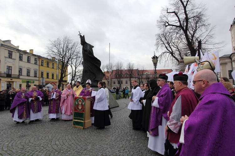 Otwarcie Bramy Miłosierdzia w Łowiczu