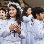 Dzieci pierwszokomunijne z katolickiej wspólnoty arabskiej 