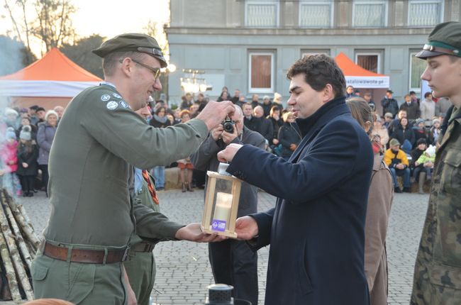 Świąteczne spotkanie na placu