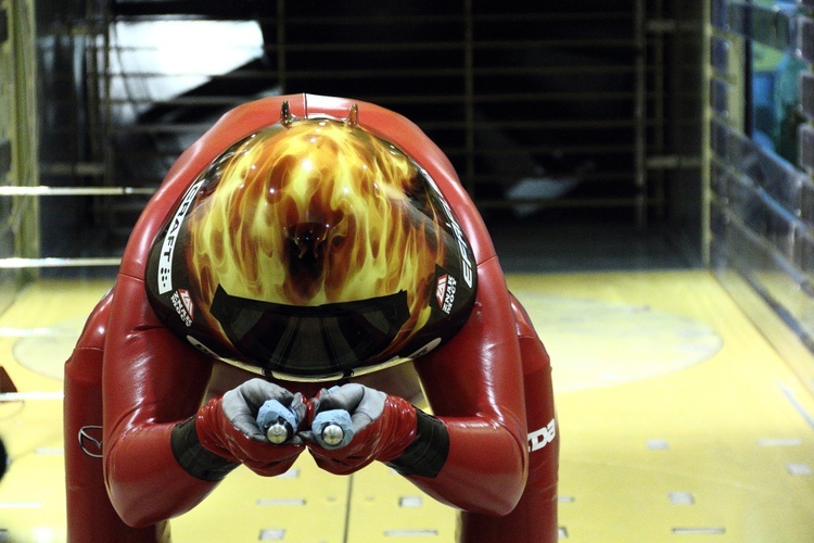 Jędrzej Dobrowolski w tunelu aerodynamicznym