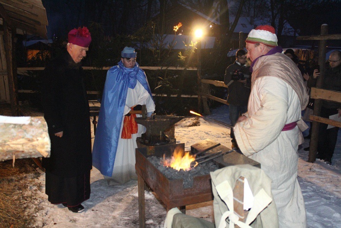 Bp Ignacy w "Żywym Betlejem"