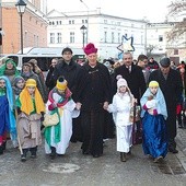 Zebranie zakończyło się przemarszem uczestników do pobliskiego kościoła na Eucharystię, której przewodniczył bp Ignacy Dec 