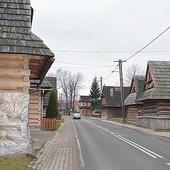 Zabudowa miejscowości to skarb budownictwa Podhala.  Niestety, jej ochrona nie wygląda najlepiej