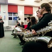 Bp Gerard zachęcał saksofonistów, by wzorem niemieckich kolegów częściej grali na swoich instrumentach w kościołach