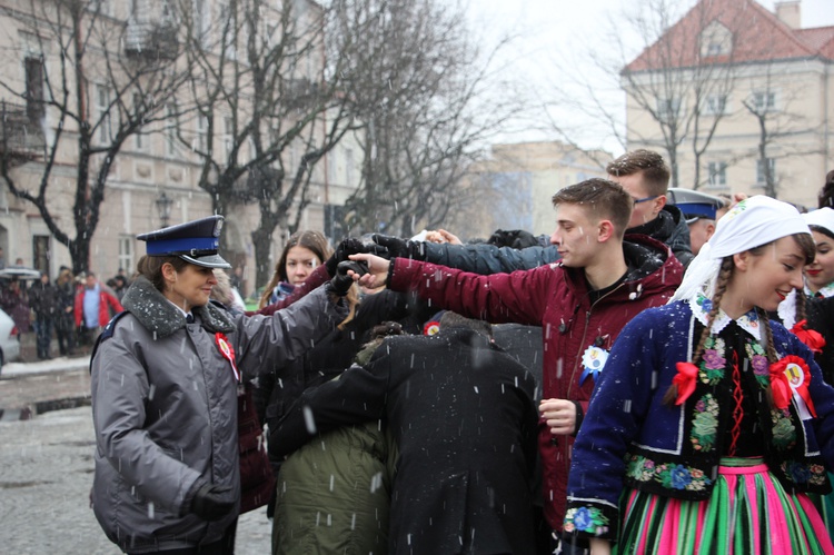 Polonez maturzystów w Łowiczu