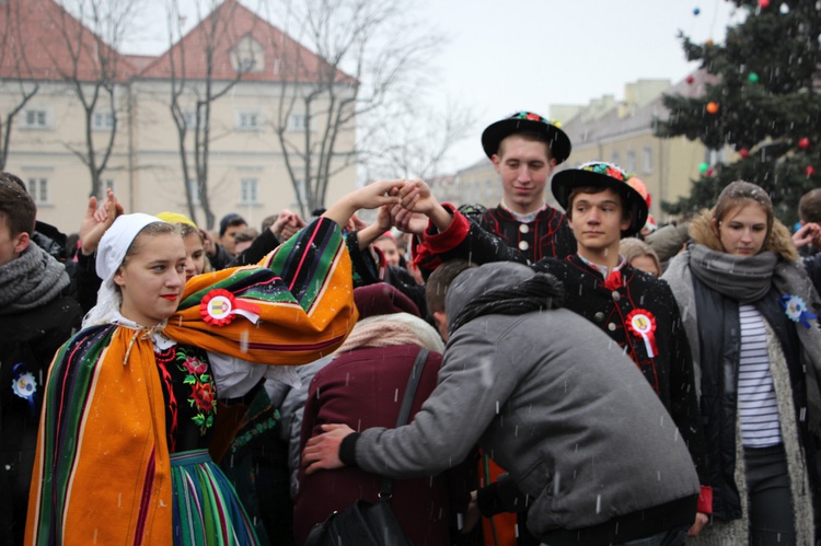 Polonez maturzystów w Łowiczu