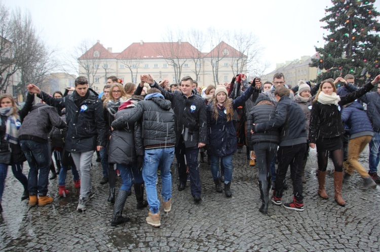 Polonez maturzystów w Łowiczu