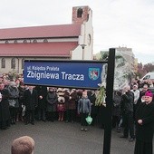  Liczba osób na uroczystości odsłonięcia tablicy pokazuje, że pamięć o księdzu jest nadal żywa