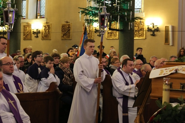 Ostatnie pożegnanie śp. ks. kan. Karola Psurka