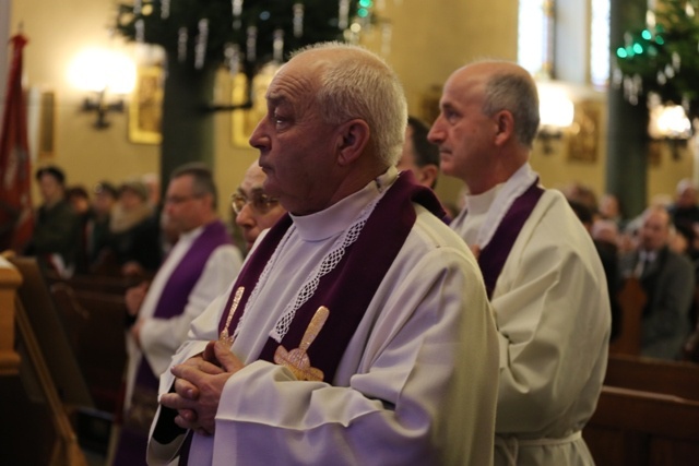 Ostatnie pożegnanie śp. ks. kan. Karola Psurka