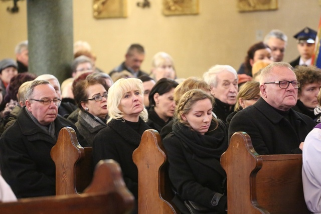 Ostatnie pożegnanie śp. ks. kan. Karola Psurka