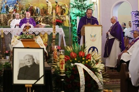 W kościele NMP Królowej Polski odbyło się pożegnanie długoletniego proboszcza, śp. ks. kan. Karola Psurka