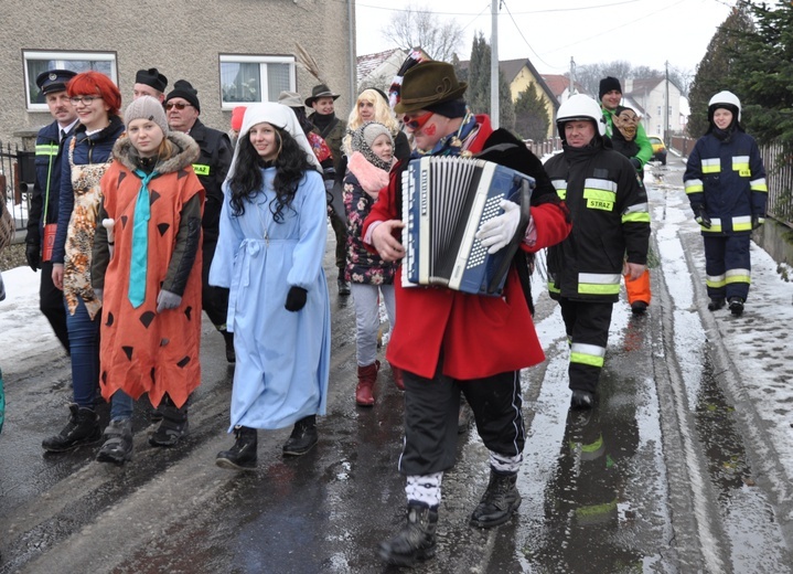 Wodzenie Niedźwiedzia w Złotnikach