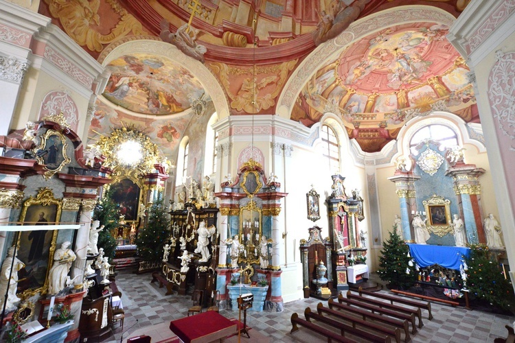 Lubiń - kościół opacki