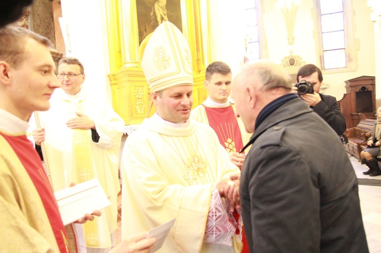 Święcenia biskupie ks. Leszkiewicza, cz. II. Goście i życzenia.