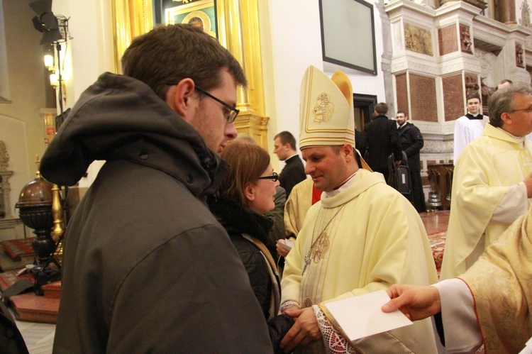 Święcenia biskupie ks. Leszkiewicza, cz. II. Goście i życzenia.