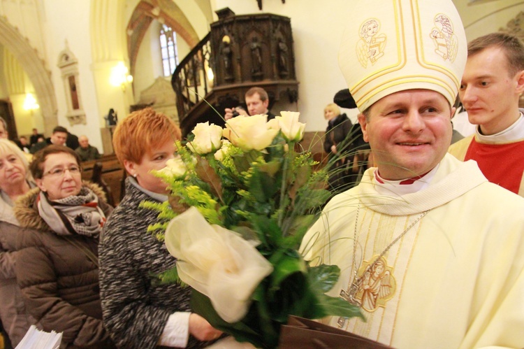 Święcenia biskupie ks. Leszkiewicza, cz. II. Goście i życzenia.