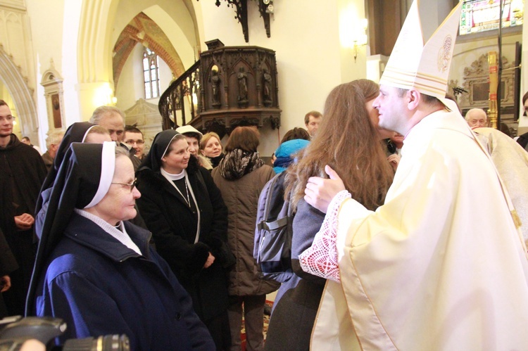 Święcenia biskupie ks. Leszkiewicza, cz. II. Goście i życzenia.