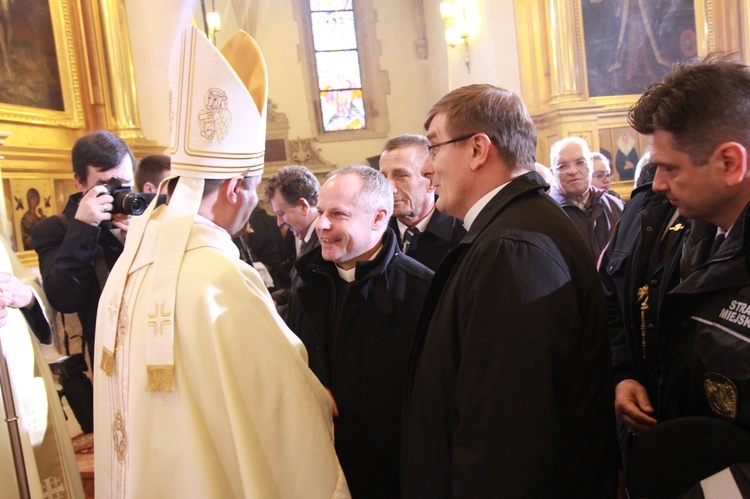 Święcenia biskupie ks. Leszkiewicza, cz. II. Goście i życzenia.