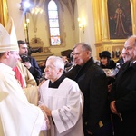 Święcenia biskupie ks. Leszkiewicza, cz. II. Goście i życzenia.