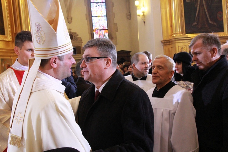 Święcenia biskupie ks. Leszkiewicza, cz. II. Goście i życzenia.