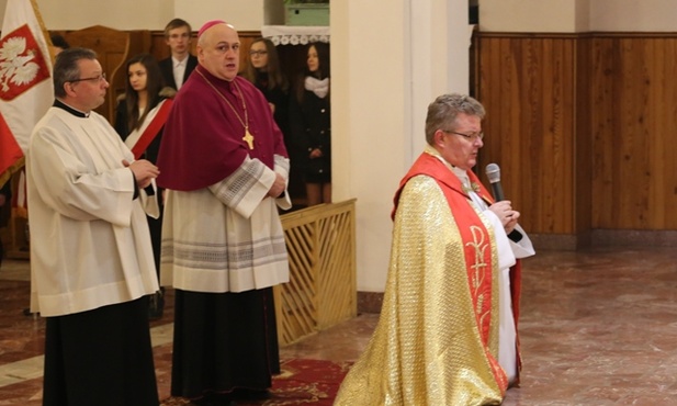 W imieniu parafii Jezusa Miłosiernego powitał ks. kan. Stanisław Wilkołak