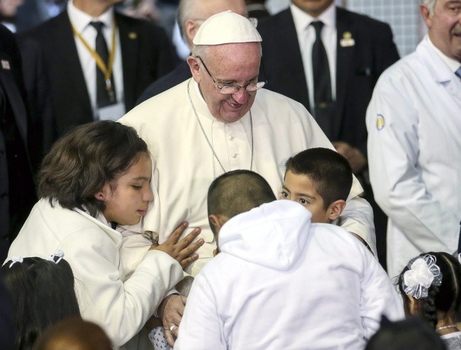 Papież odwiedził chore dzieci