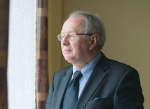 Dr Jerzy Markowski w swoim biurze w Lipinach