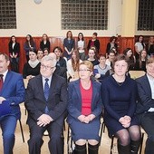  W zarządzie fundacji zasiadają też dzieci państwa Kulczyków (z prawej)