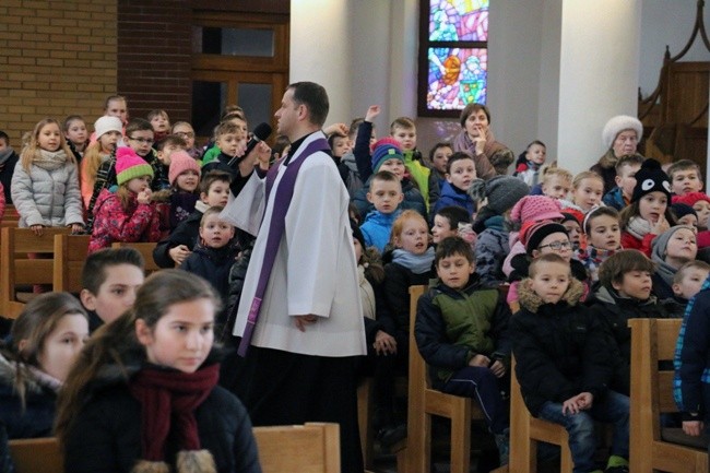 Ks. Grzegorz Lipiec rozmawiał z dziećmi o Bożym miłosierdziu