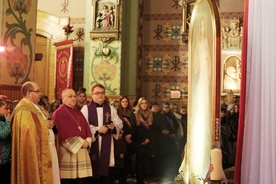 Obraz i relikwie uroczyście powitano w kosciele pw. Wszystkich Świętych