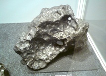 Nowe mineraly w meteorycie
