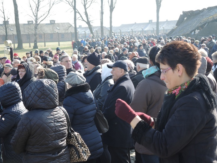 Droga Krzyżowa na terenie KL Auschwitz-Birkenau