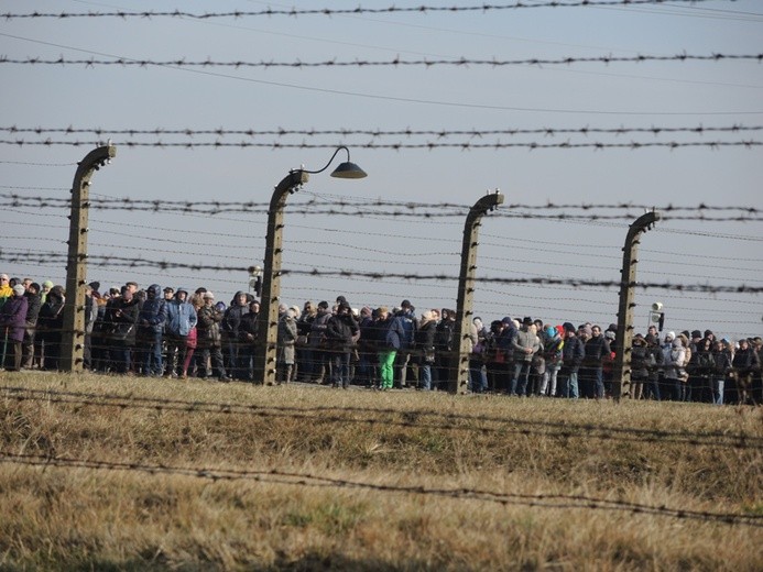 Droga Krzyżowa na terenie KL Auschwitz-Birkenau