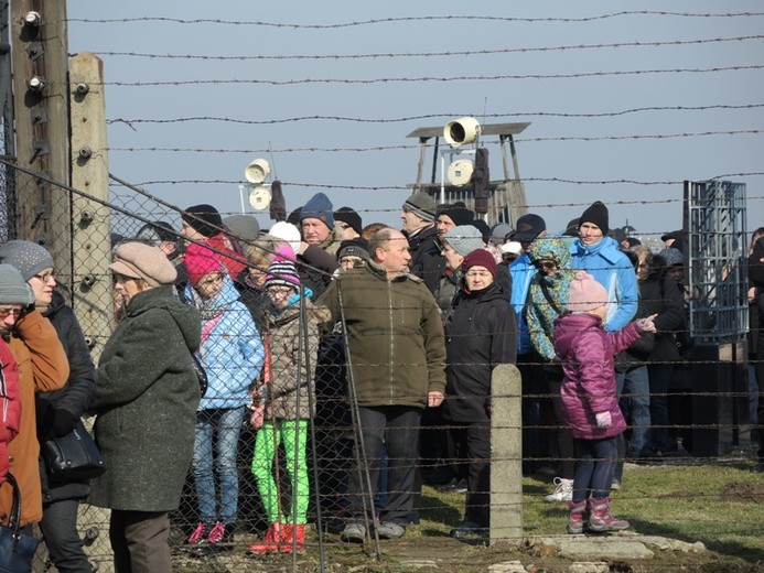 Droga Krzyżowa na terenie KL Auschwitz-Birkenau