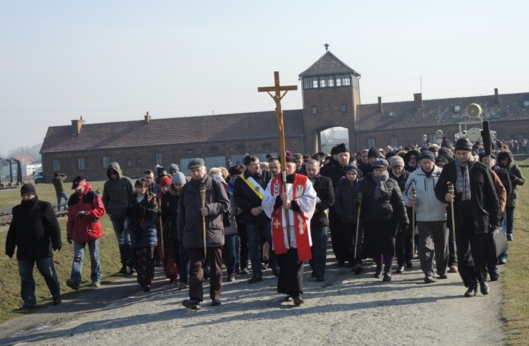 Droga Krzyżowa na terenie KL Auschwitz-Birkenau