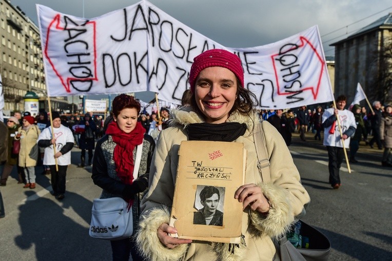 Marsz KOD w obronie Lecha Wałęsy