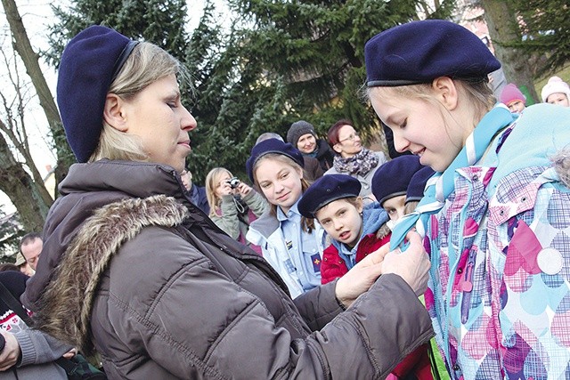 Beata Piasecka przyjęła do gromady 18 dziewcząt