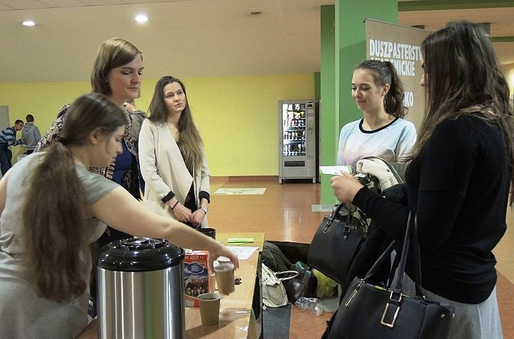 Kawa i Dobra Nowina studentów z Terebint UCO