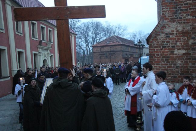 Symbole ŚDM we Wschowie